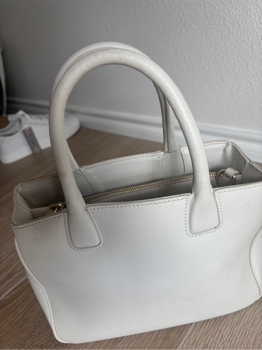 Furla White Saffiano Bag with Crossbody Strap - Picture 3 of 9